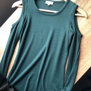 ARITZIA shirt with open shoulders